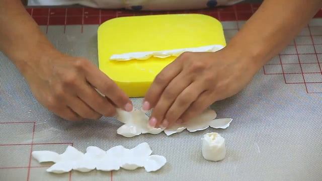 How to Make Peonies | Sneak Peak | Global Sugar Art смотреть онлайн