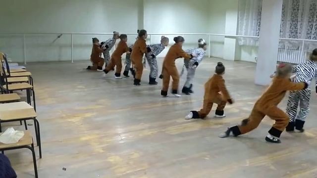 Танец Мадагаскар 02 смотреть онлайн