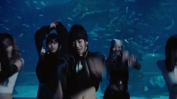 LE SSERAFIM (르세라핌) 'CRAZY' OFFICIAL MV