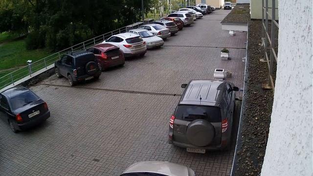 Образец видео с камеры Hikvision DS-2CD2032-I смотреть онлайн