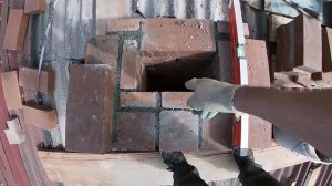 Кладка выдры на трубе