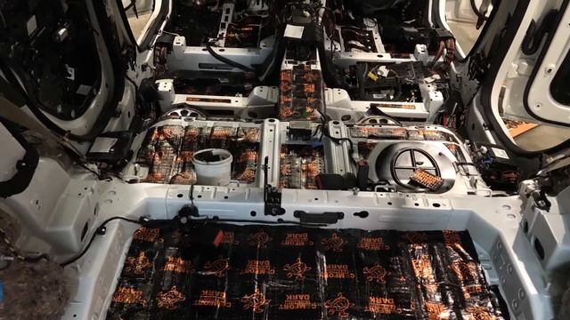 Вибро-шумоизоляция автомобиля - Mercedes-Benz смотреть онлайн