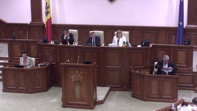 Чебан призвал Гимпу не устраивать на заседании Парламента РМ концерты и представления смотреть онлайн
