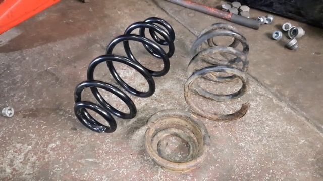 Vauxhall/Opel Insignia - MOT Repairs - How to replace rear coil springs смотреть онлайн