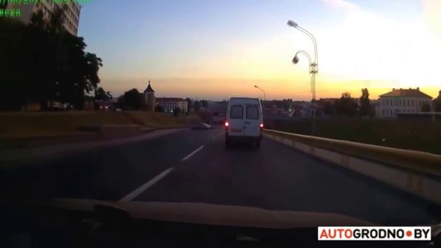 Вышел разбираться, а маршрутка укатилась с горки - случай в Гродно смотреть онлайн