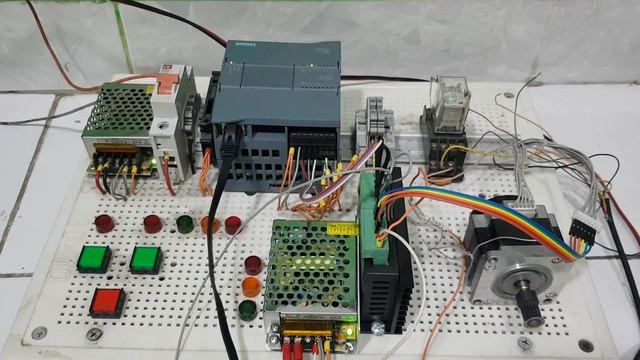 S7-1200 Stepping motor control hardware смотреть онлайн