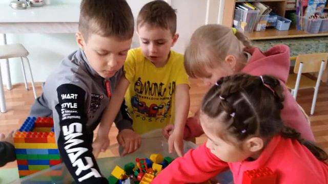 Клубный час по теме месяца "Мы живём в России" старшая группа. смотреть онлайн