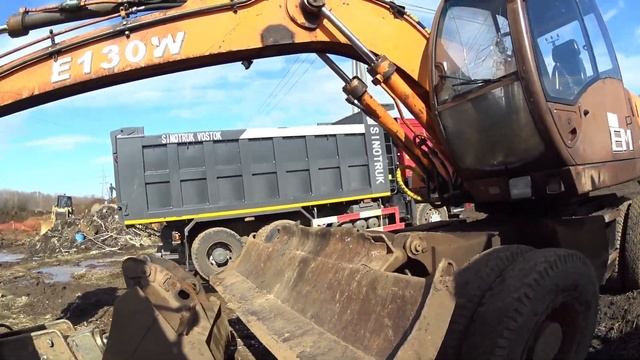 VOLVO BL61B| Как поменять радиатор печки ? смотреть онлайн