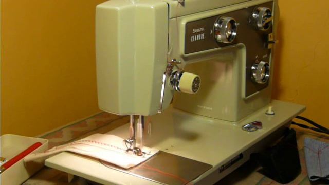 NIFTYTHRIFTYGIRL: HEAVY DUTY KENMORE 1.2AMP 1422 SEWING MACHINE смотреть онлайн