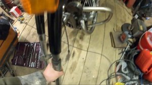 Иж Юпитер 5 | Снятие переднего колеса | Снятие перьев вилки