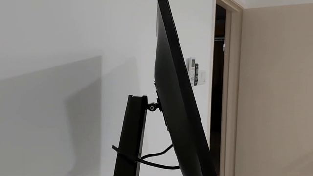 The issue with Armageddon monitor holder смотреть онлайн