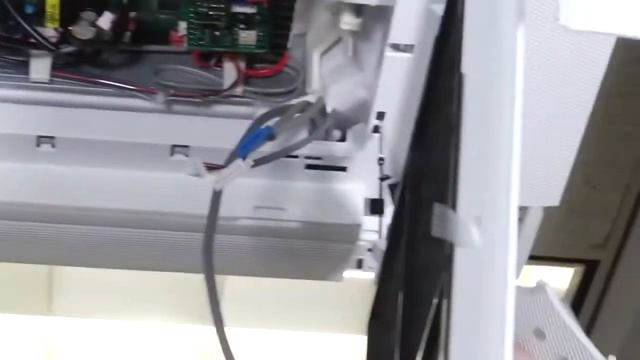 Installing a 4-Way Cassette Fascia Panel (Samsung) смотреть онлайн