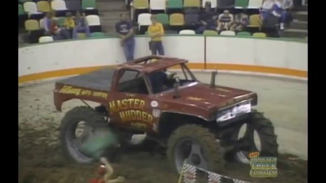BEST MONSTER TRUCK CLASSIC CRASHES | Battle, Return and War of the Monster Trucks смотреть онлайн