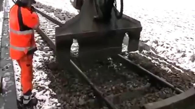 Как меняют шпалы на железной дороге смотреть онлайн