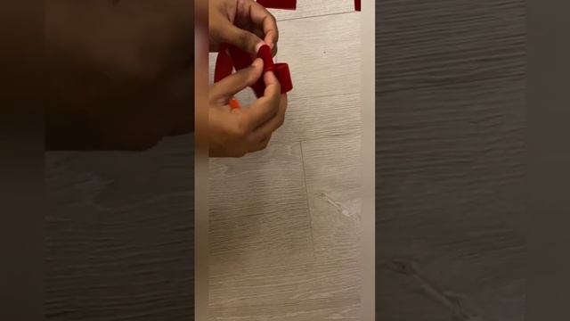 Christmas bow #christmas #diy #simple #wreathdecor смотреть онлайн