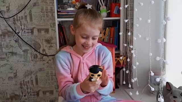 Интерактивный питомец LOL VS Интерактивная обезьянка Fingerlings смотреть онлайн