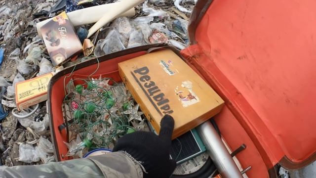 Поход на свалку # 123 Нашёл Старый чемодан Посмотрим что же там внутри смотреть онлайн