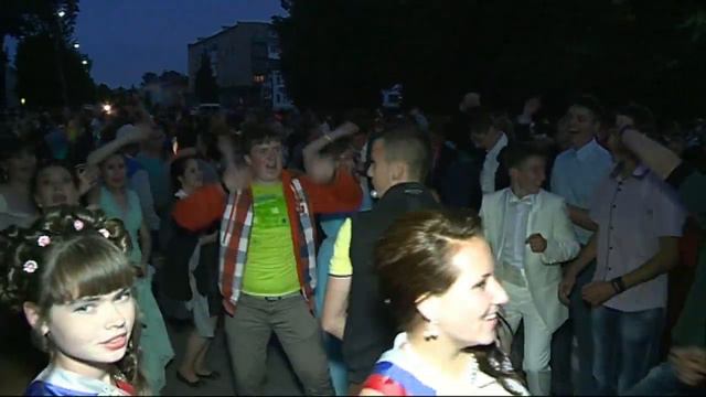 Танцы на День выпускника - 2014 г.Сухиничи смотреть онлайн