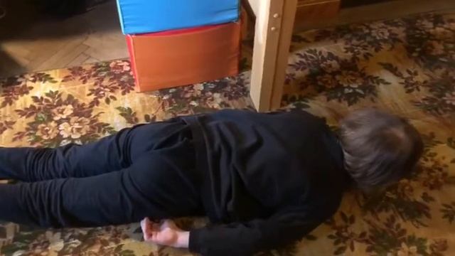 ДАНЯ ЯБЛОЧНЫЙ ЧЕРВЯК смотреть онлайн