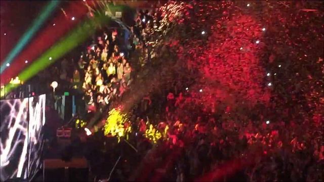 Calvin Harris - Summer - Live @ Oracle Arena 12.3.15 смотреть онлайн
