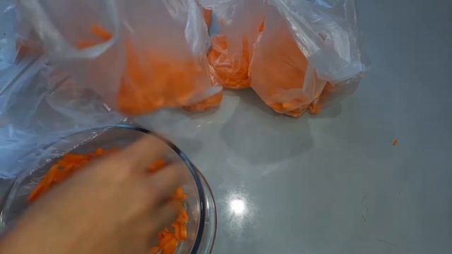 Как заморозить морковь ? быстро и просто?Заморозка моркови на зиму. смотреть онлайн