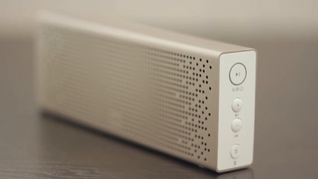 Портативна колонка Xiaomi Mi Speaker смотреть онлайн