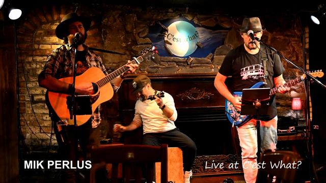 MIK PERLUS "Two" (Ryan Adams cover) live at C'est What? in Toronto смотреть онлайн