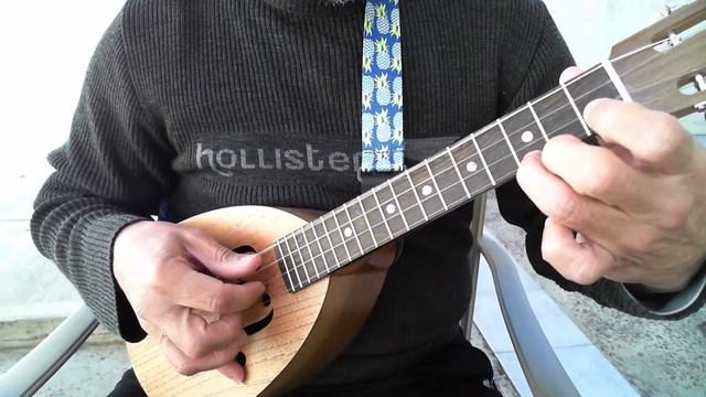 Waltz by Ferdinando Carulli, Low G Classical Ukulele Fingerstyle смотреть онлайн