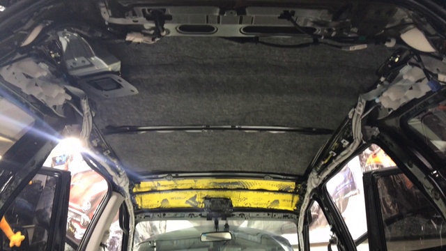 Шумоизоляция кузова Toyota RAV4 строится из вибродемпфирующих и шумопоглощающих материалов смотреть онлайн