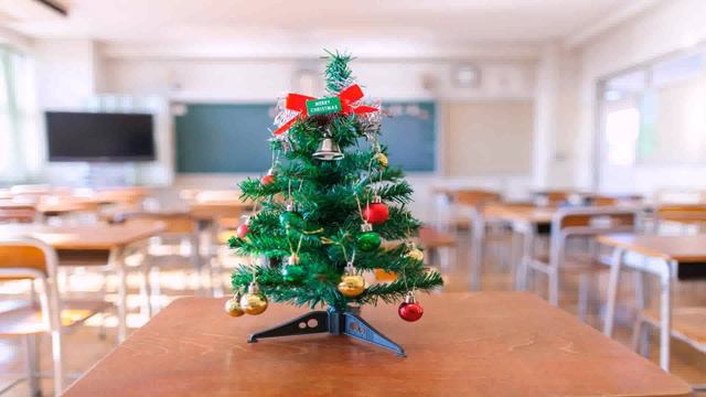 Classroom Decoration For Christmas смотреть онлайн