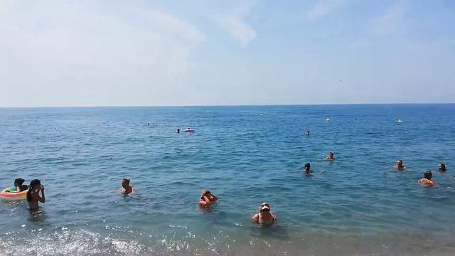 Лёгкий обзор пляжа в Санта Сусанне.. смотреть онлайн