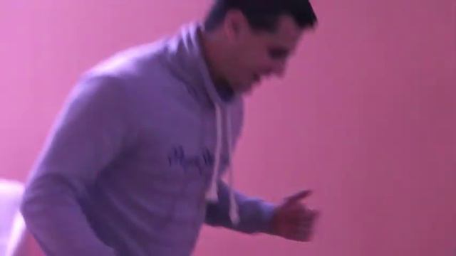 Артем Пынзарь танцует смотреть онлайн