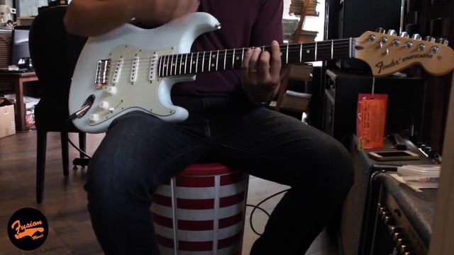 Fender American Special Sonic Blue New 2015 смотреть онлайн