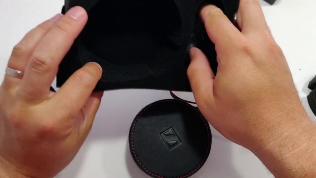 Unboxing Review: Sennheiser Momentum Free смотреть онлайн