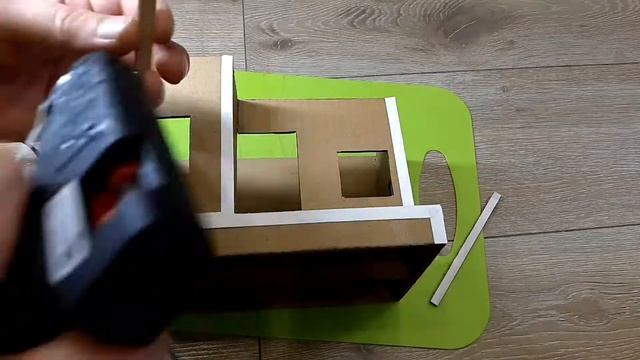 Что можно сделать из картона? Шикарный дом из гофрокартона! смотреть онлайн