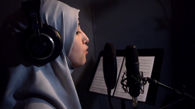 Клип - Мы замыкаем круг - Фонд Закят, автор песни Дина Макарова смотреть онлайн