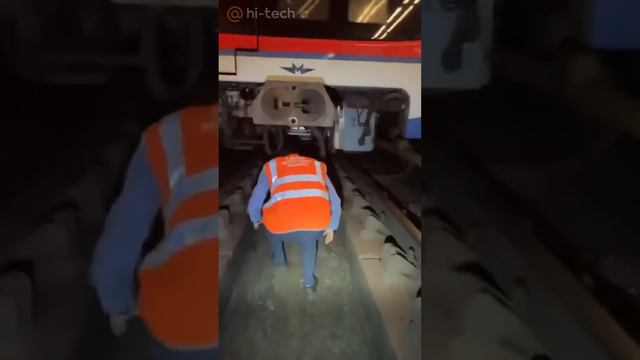 🚇 Что делать, если упал на рельсы метро смотреть онлайн