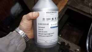 Как заменить масло в кпп на Шкода Рапид. Кто знает что за гость?