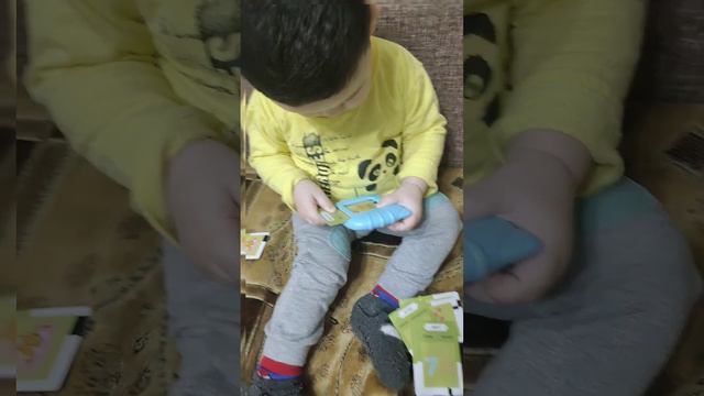 Электронный переводчик - изучение казахского и английского языков. Развивает память и моторику! смотреть онлайн