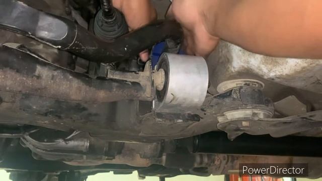 Así se le cambian los bujes (bushings) de la barra estabilizadora de tu vehículo смотреть онлайн