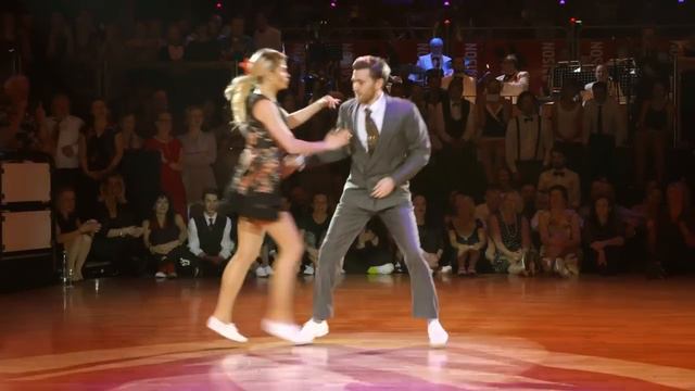 РОК-Н-РОЛЛ! смотреть онлайн