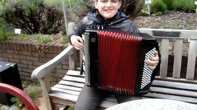 Аккордеон в Ботаническом саду смотреть онлайн