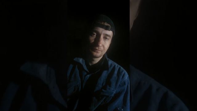 в заброшенной церви в полночь, цветной светильник, пентаграмма, предрассудки смотреть онлайн
