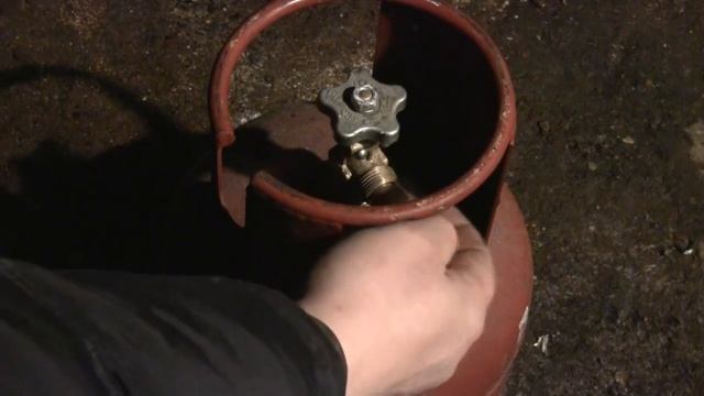 Заправка туристических газовых баллонов, очень просто, своими руками- смотреть онлайн
