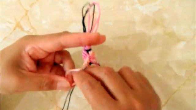Pulseras macramé rositas con nudos corredizos смотреть онлайн