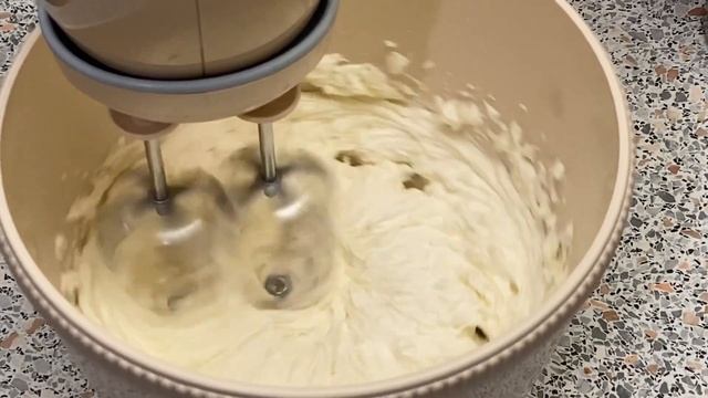 Самый лёгкий и вкусный масляный крем для украшения тортов смотреть онлайн