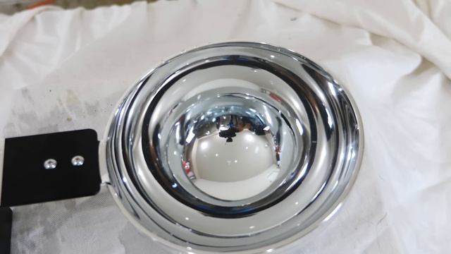 What Does It Look Like INSIDE a Spherical Mirror? смотреть онлайн