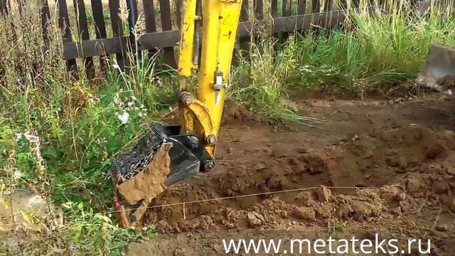 Ковш траншейный специального назначения Метатэкс на мини-экскаваторе komatsu PC35. смотреть онлайн