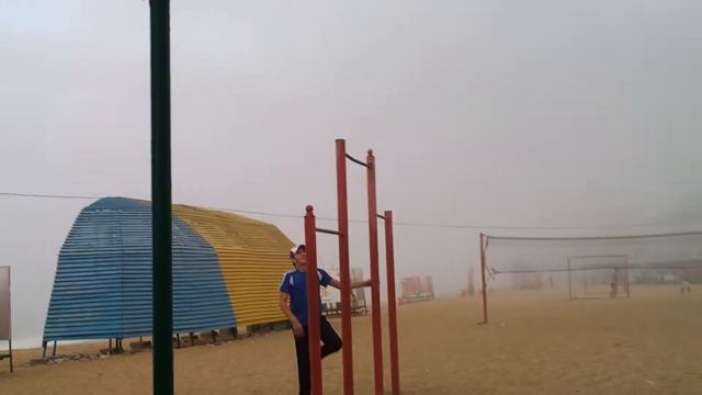 Сальто с турника головой в песок смотреть онлайн