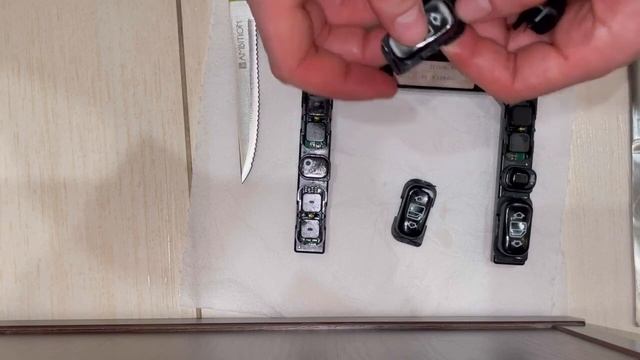 MERCEDES BENZ W210 РАЗБИРАЕМ И ЧИСТИМ КНОПКИ СТЕКЛОПОДЪЕМНИКОВ W210 КОДИРОВКА КНОПОК смотреть онлайн